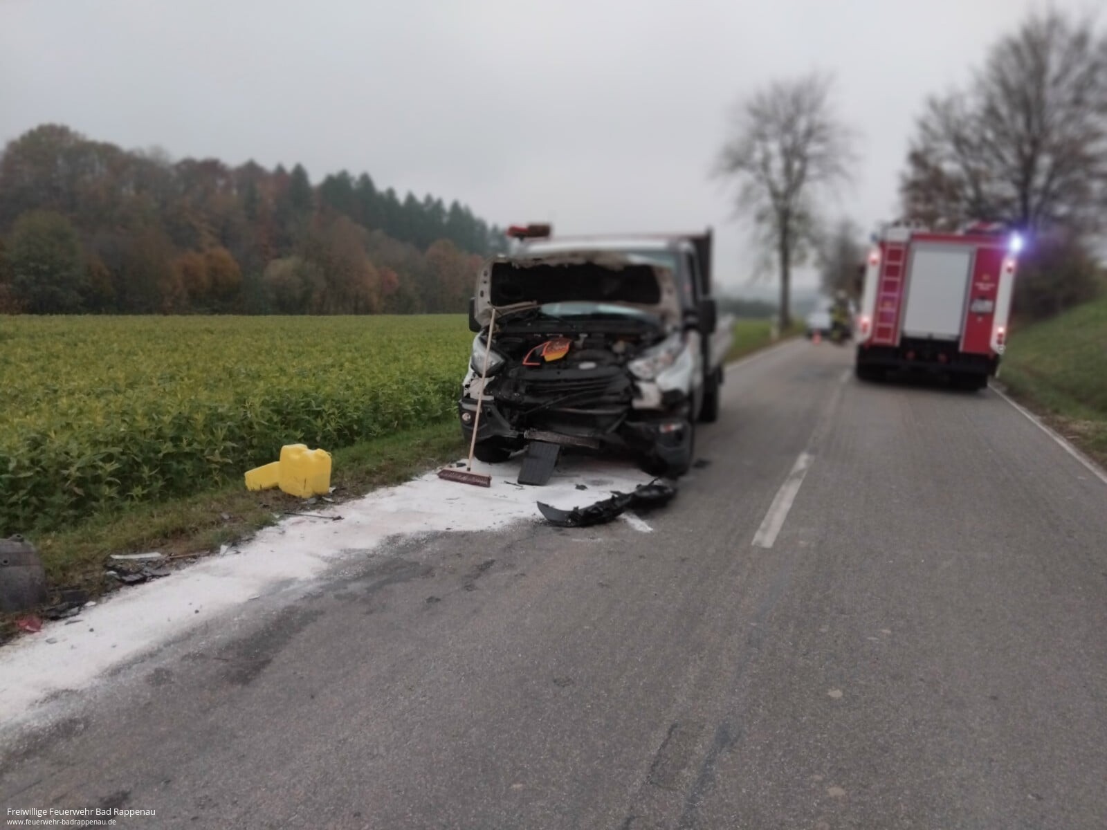 Verkehrsunfall mit eingeklemmter Person