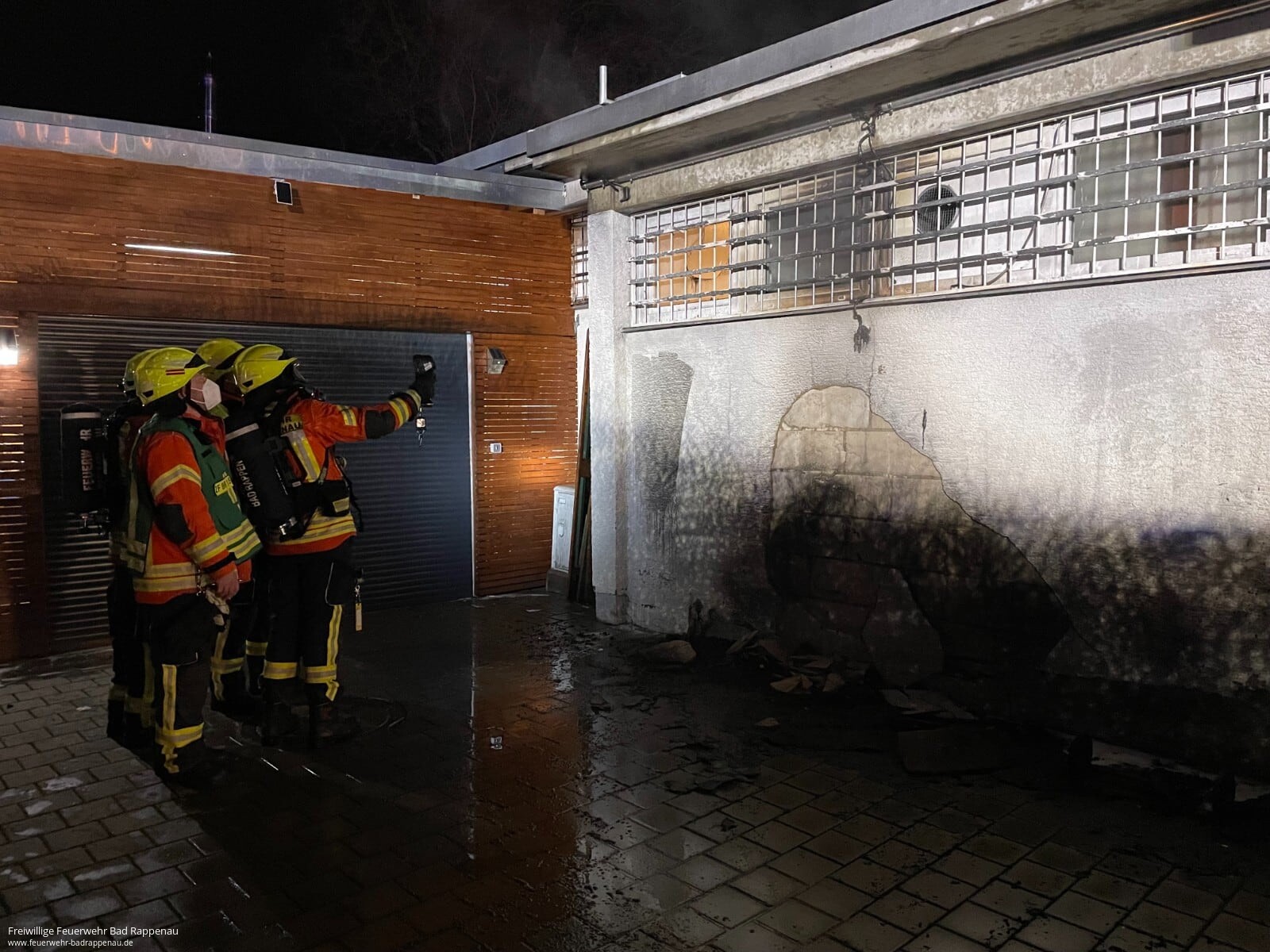 Brand im Hinterhof einer Bar