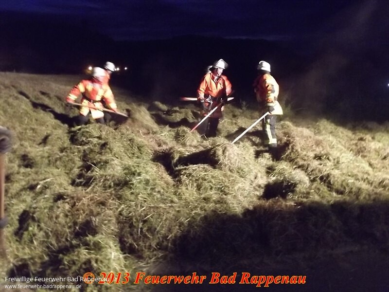 Heuhaufen in Brand geraten