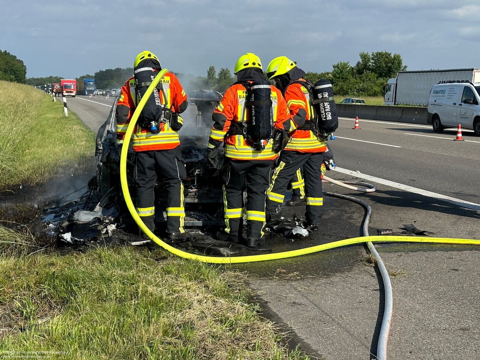 PKW im Vollbrand A6