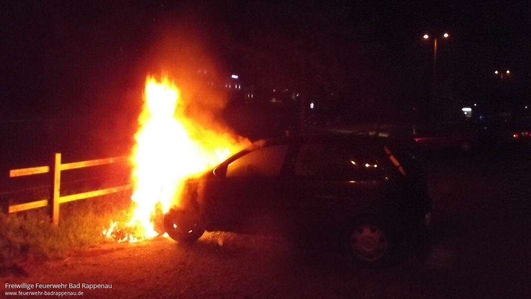 PKW-Brand auf P+R-Parkplatz