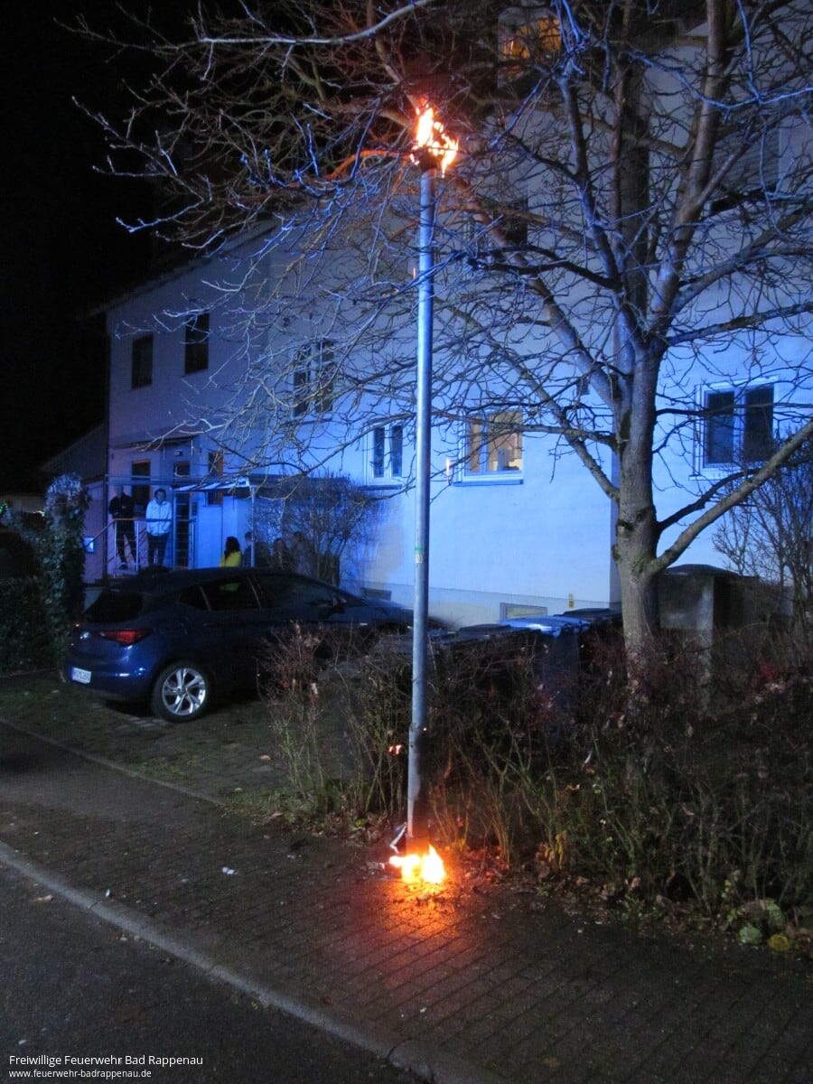 Advent, Advent, eine Laterne brennt