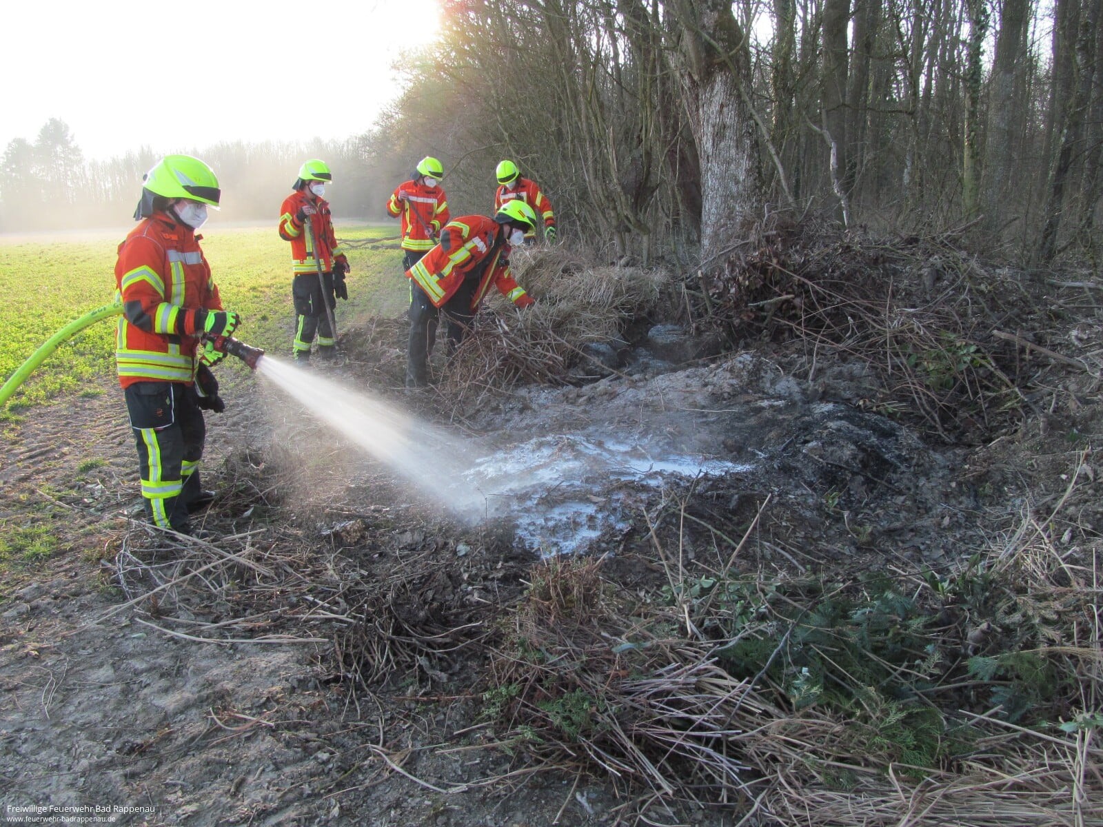 Flächenbrand am Waldrand