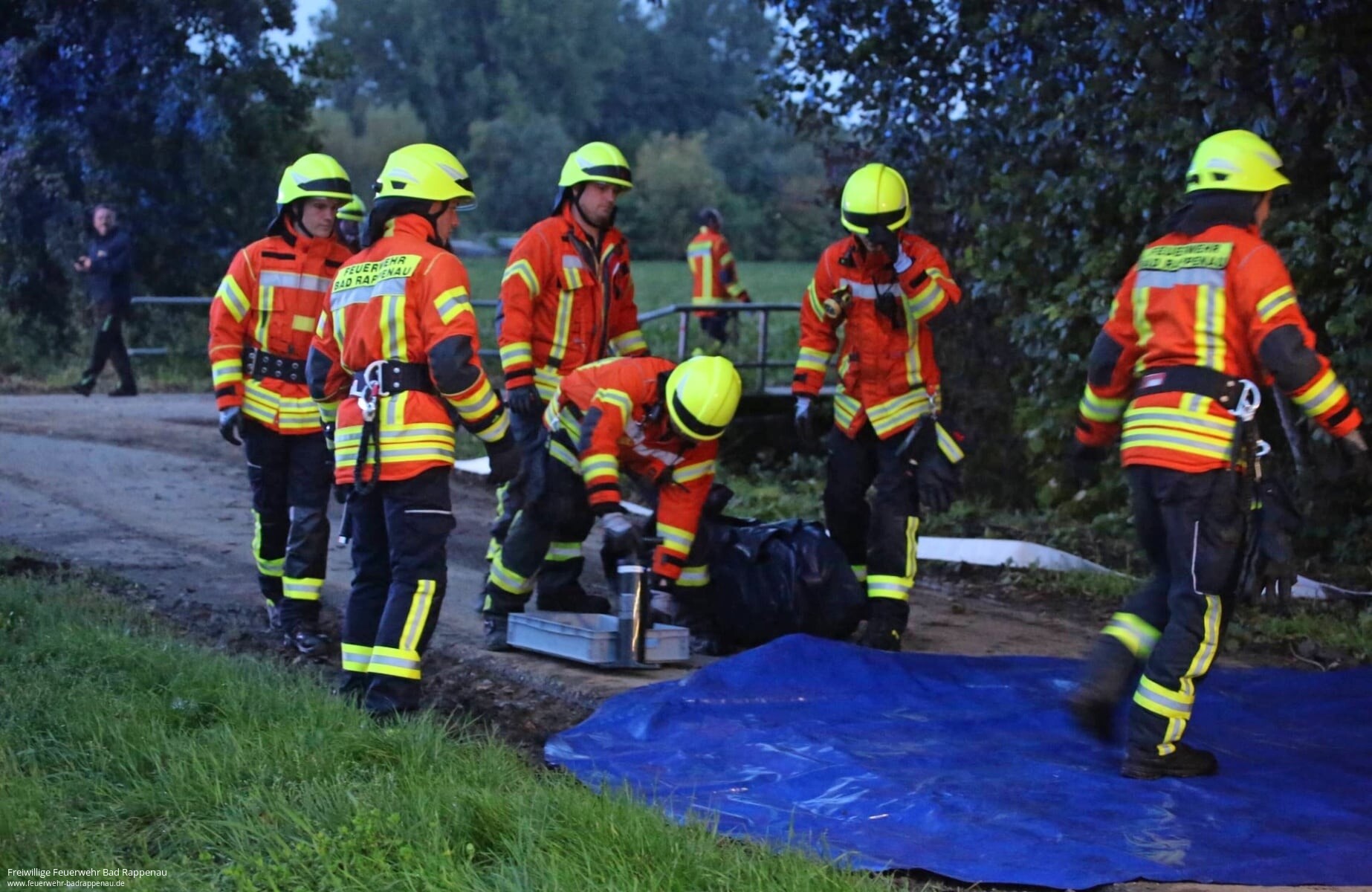 Wasserförderungszug und Feuerwehrabteilung Bad Rappenenau-Süd üben gemeinsame Löscharbeiten
