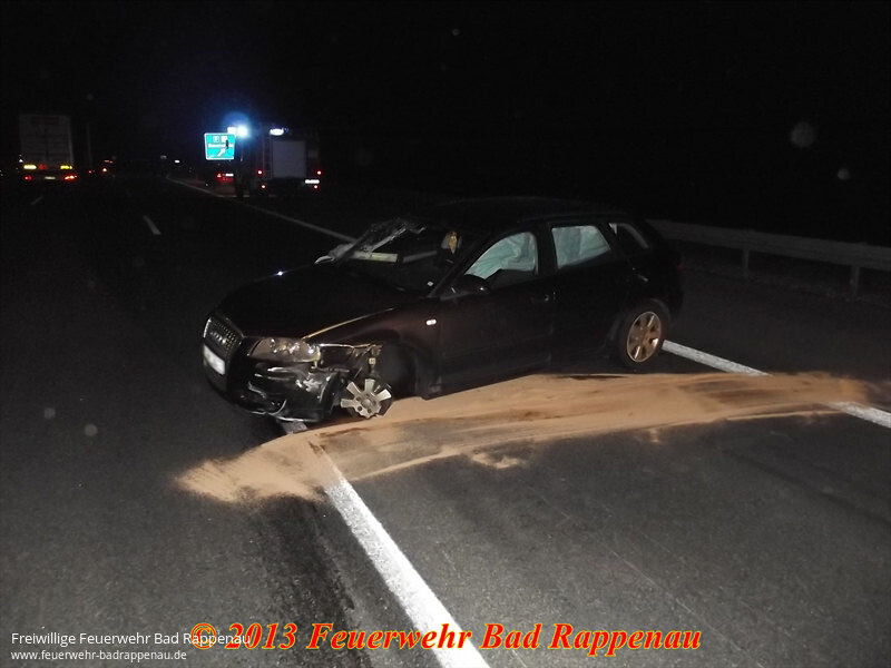 auslaufendes Motorenöl nach Verkehrsunfall