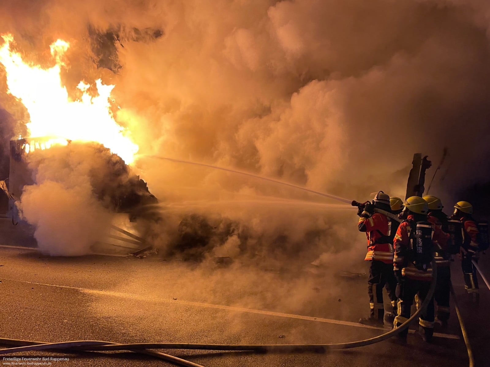 Vollbrand eines Aufliegers auf der A6