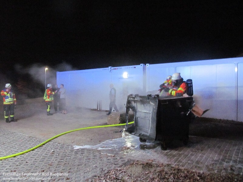 Containerbrand in der Raiffeisenstraße