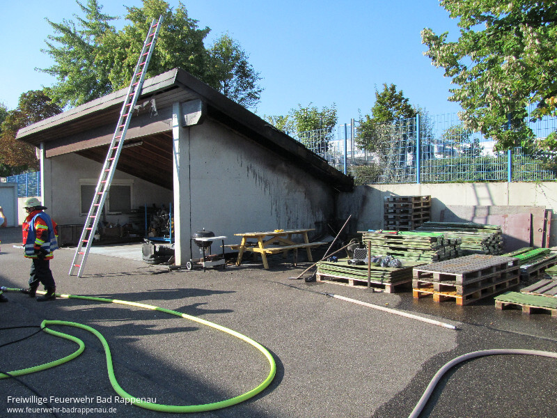 Brand an Carport geht glimpflich aus