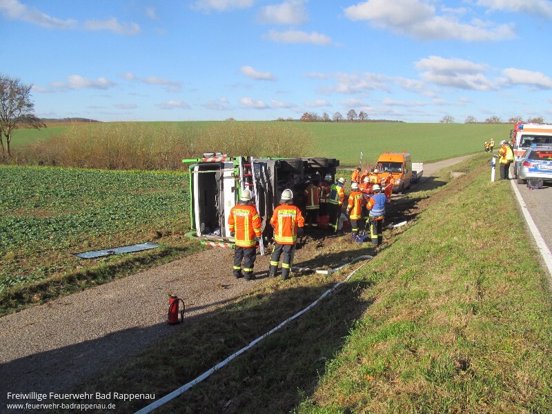 Austretendes Hydrauliköl nach Verkehrsunfall