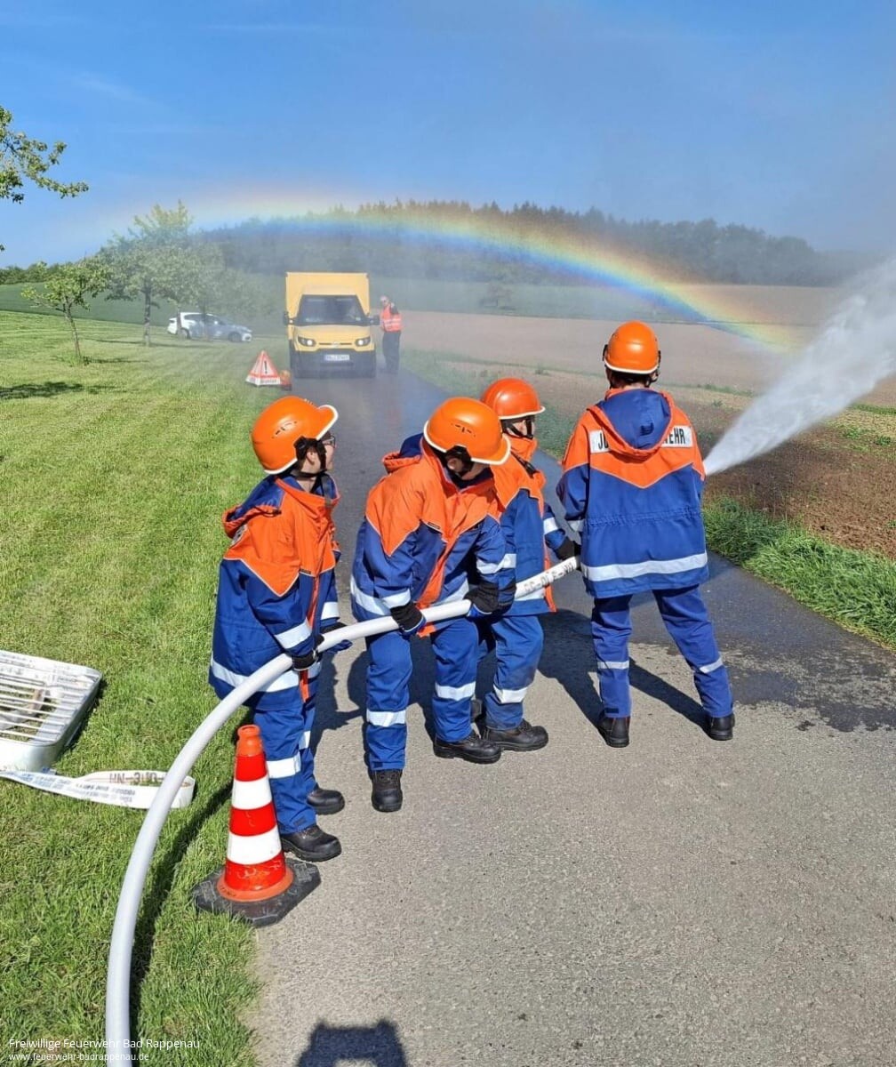 Feuerwehr-Nachwuchs von Bad Rappenau übt den Ernstfall und erhält dafür viel Lob