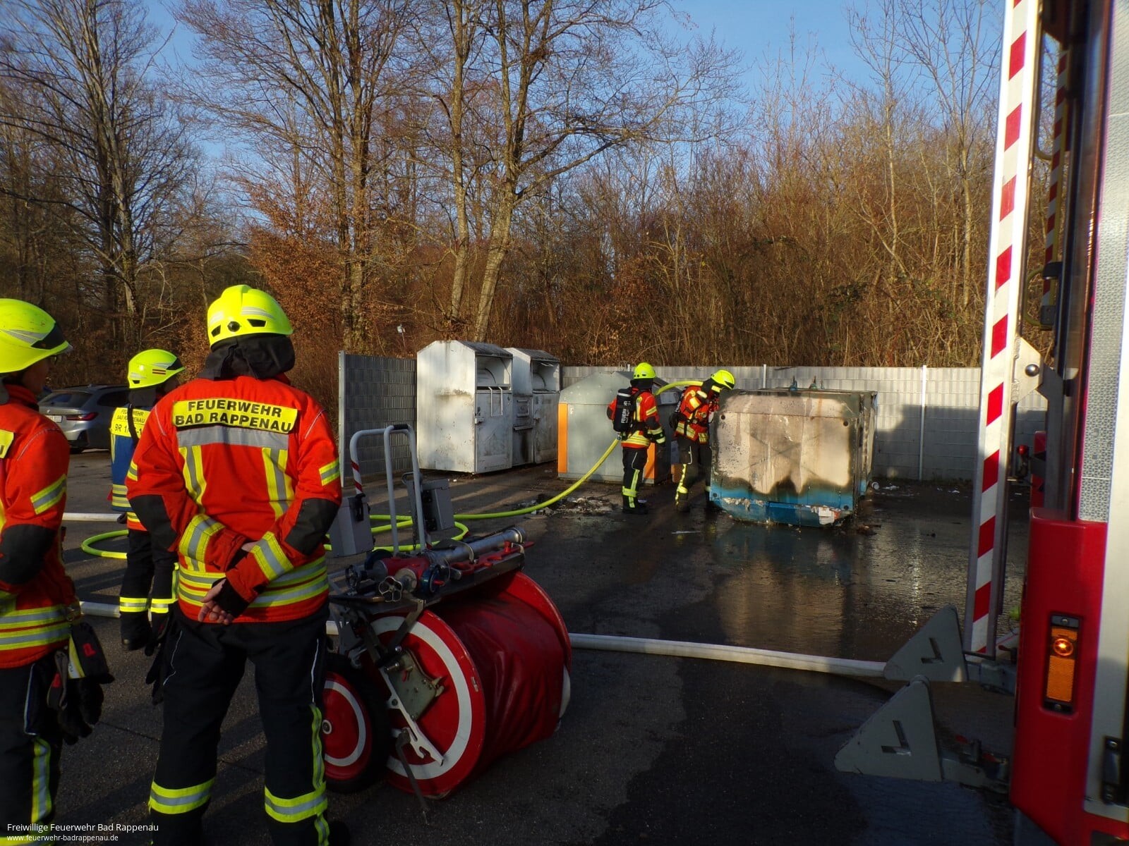 Unrat brennt erneut in Müllcontainer