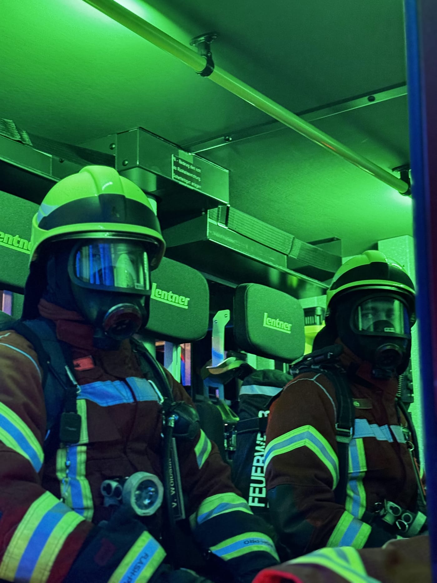 Einsatzkräfte der Feuerwehr Bad Rappenau mit Atemschutz